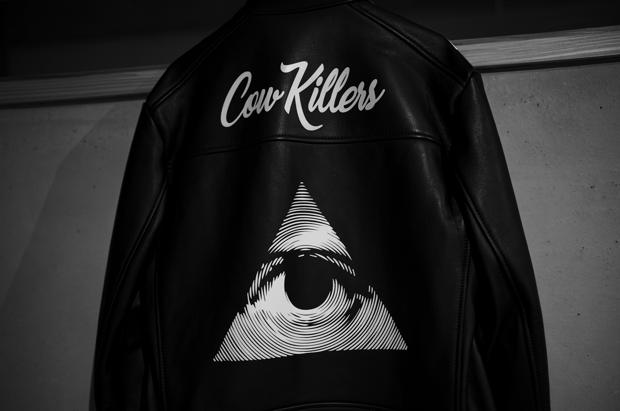 FIXER × L.DOPE JAPAN × Jimmy Cauty “Cow Killers” — 誰の手に渡ったかは、決して触れられない — FIXER × L.DOPE JAPAN × Jimmy Cauty Cow Killers — Whose Hands It Reached Shall Never Be Spoken Of — JAPAN 日本 愛知 名古屋 Alto e Diritto altoediritto アルトエデリット