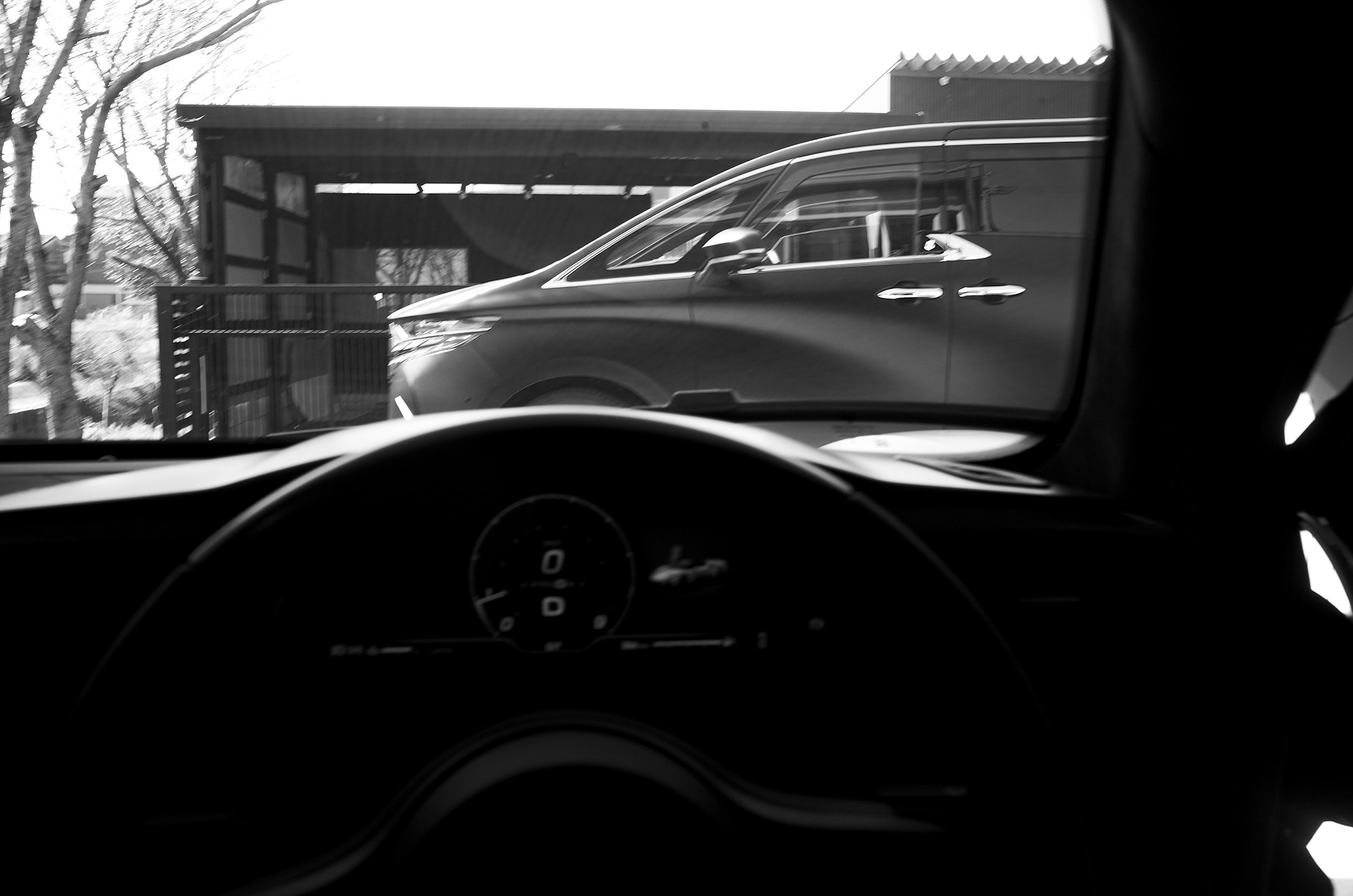 MASERATI マセラティ MC20 アルファード マット スペーシャスラウンジ JAPAN 日本 愛知 名古屋 Alto e Diritto altoediritto アルトエデリット 止まらない朝、未完成のままで。 — MC20, A Morning That Refuses to Park —