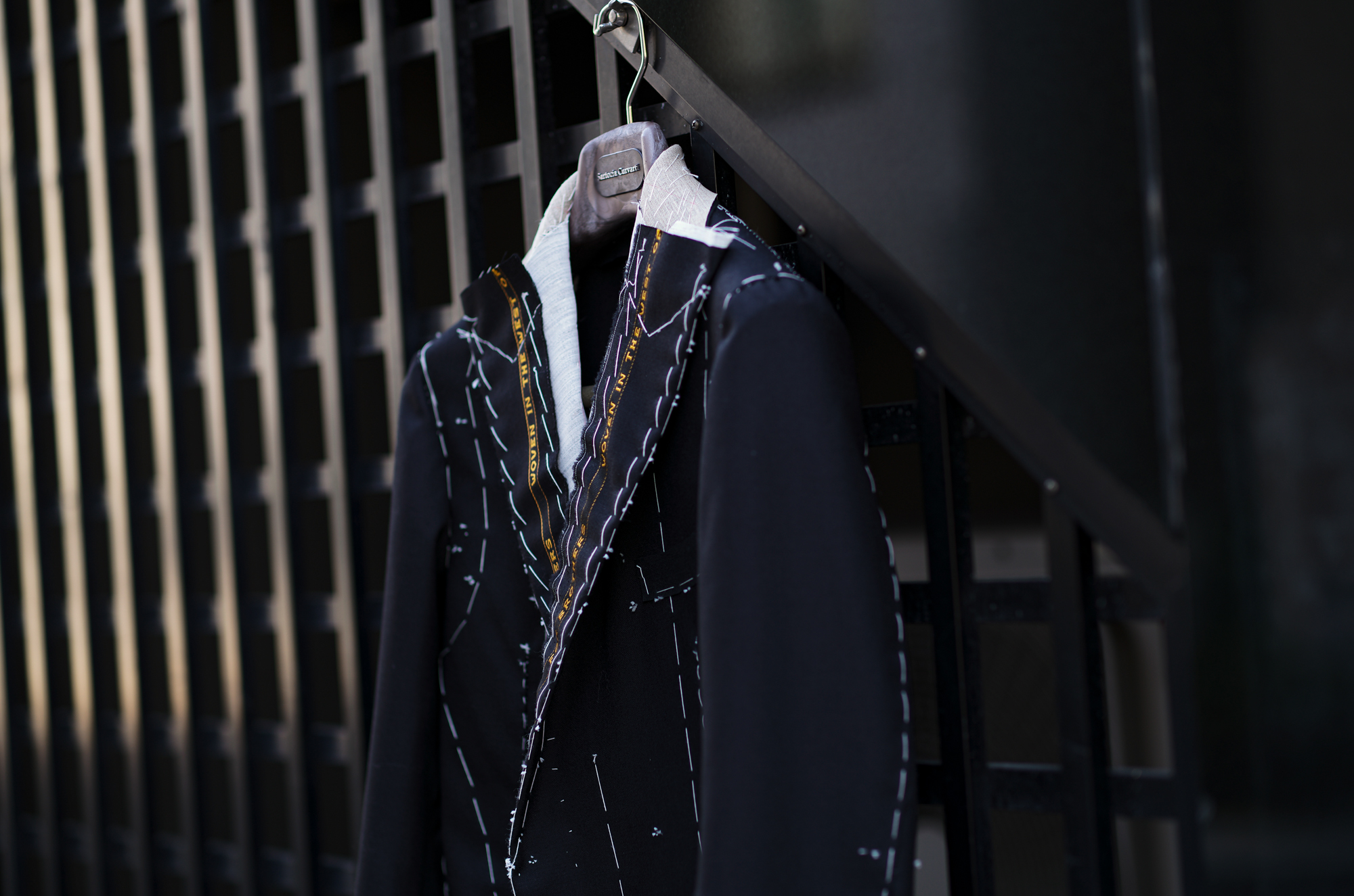 Sartoria Curvarti “BESPOKE” FOX BROTHERS FOX CITY 100 MERINO WOOL DOUBLE BREASTED BLAZER BLACK 2026 サルトリアクルヴァルティ ビスポーク フォックスブラザーズ フォックスシテイ メリノウール ダブルブレステッド ジャケット テーラード 愛知 名古屋 Alto e Diritto altoediritto アルトエデリット BLACK ブラック メタルボタン ピークトラペル 上質