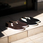 削ぎ落とされた先に、余白が残る。 — CQP DEBONAIR / Opera Suede Slip-on — JAPAN 日本 愛知 名古屋 Alto e Diritto altoediritto アルトエデリット スリッポン スニーカー