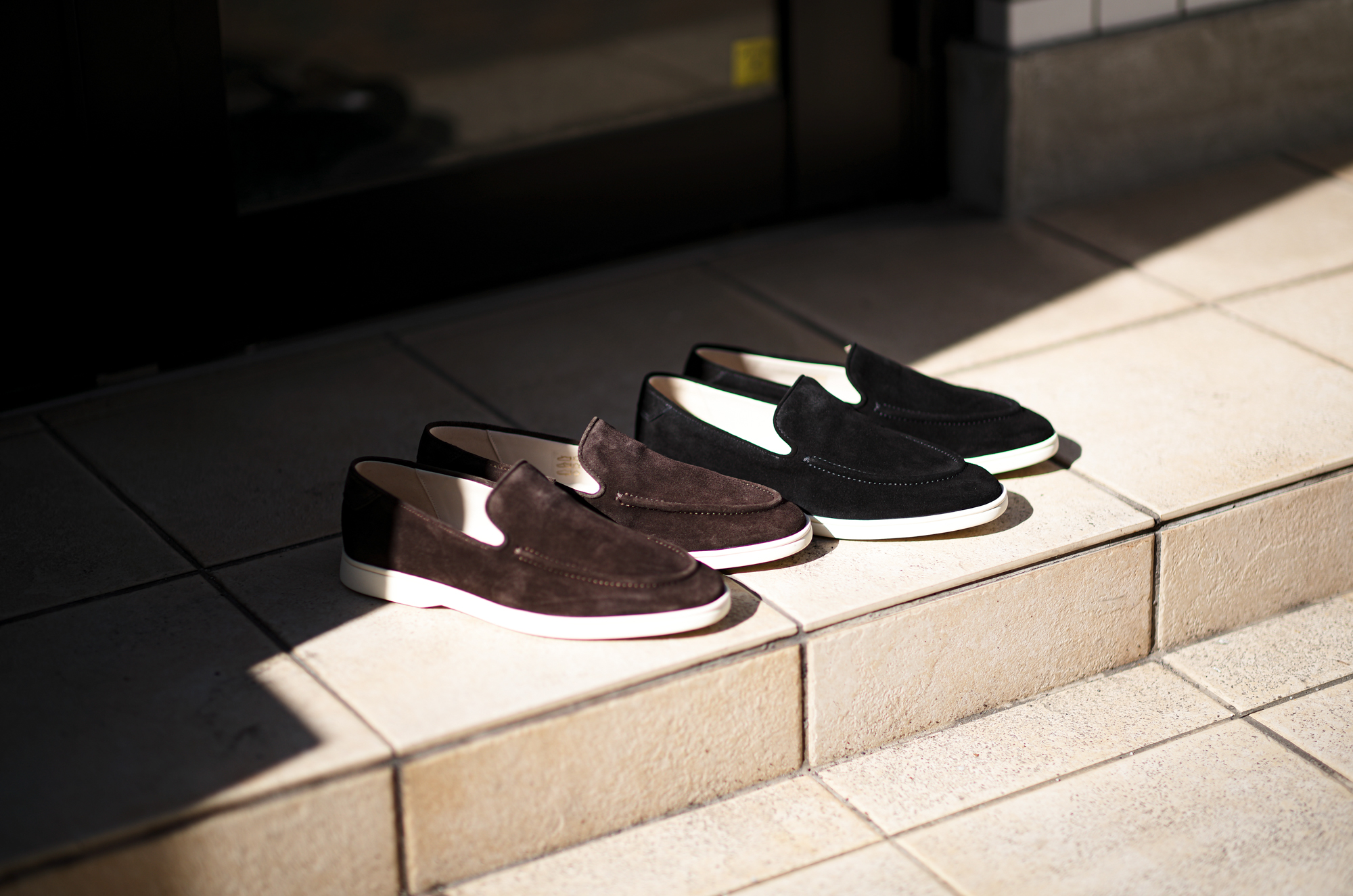 削ぎ落とされた先に、余白が残る。 — CQP DEBONAIR / Opera Suede Slip-on — JAPAN 日本 愛知 名古屋 Alto e Diritto altoediritto アルトエデリット スリッポン スニーカー