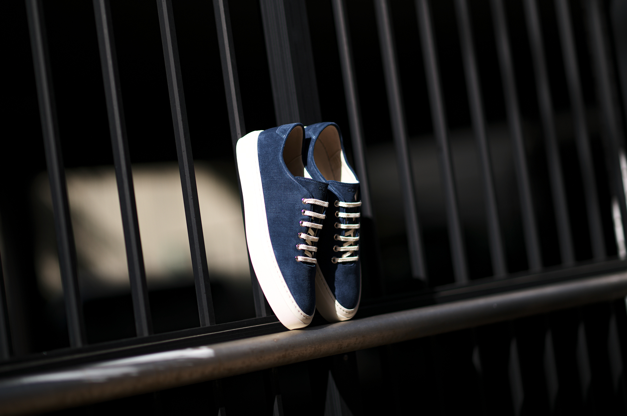 — 静けさに沈む色。 / Color Sinks Into Silence — CQP GENOA / INDIGO SUEDE JAPAN 日本 愛知 名古屋 Alto e Diritto altoediritto アルトエデリット スニーカー インディゴ ネイビー 紺色