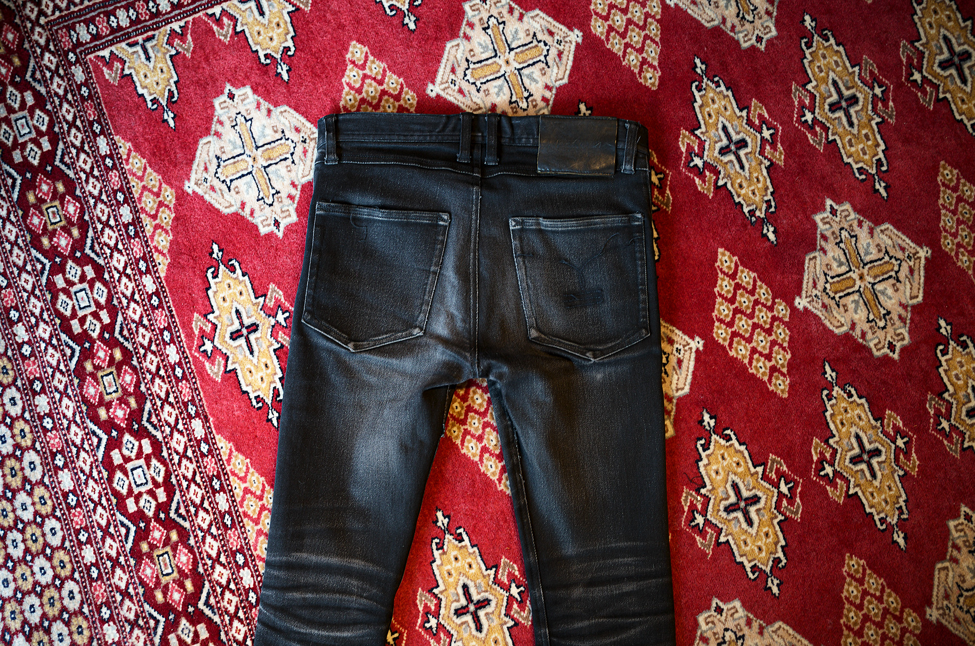 黒は、削がれて完成する。 — Black Is Completed by Subtraction — JAPAN 日本 愛知 名古屋 Alto e Diritto altoediritto アルトエデリット ISAMUKATAYAMABACKLASH denim デニム ブラックデニム