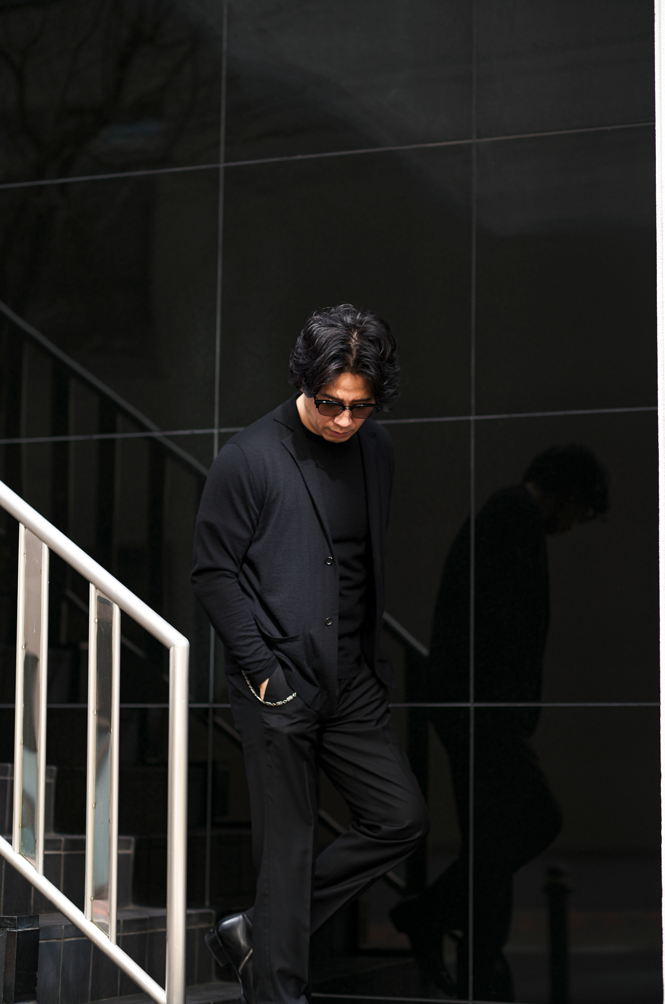 黒は、やわらかく深く支配する。 — RIVORA Alashan Cashmere Knit Jacket / Alto e Diritto Exclusive — JAPAN 日本 愛知　名古屋 Alto e Diritto altoediritto アルトエデリット