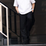 動きの中で完成する黒。— Black, Completed in Motion — Volturno Work Trouser 【PRE-ORDER OPEN｜2026.4.05 (Sun) – 4.19 (Sun)】 ヴォルトゥルノ ワークトラウザー JAPAN 日本 愛知 名古屋 Alto e Diritto altoediritto アルトエデリット