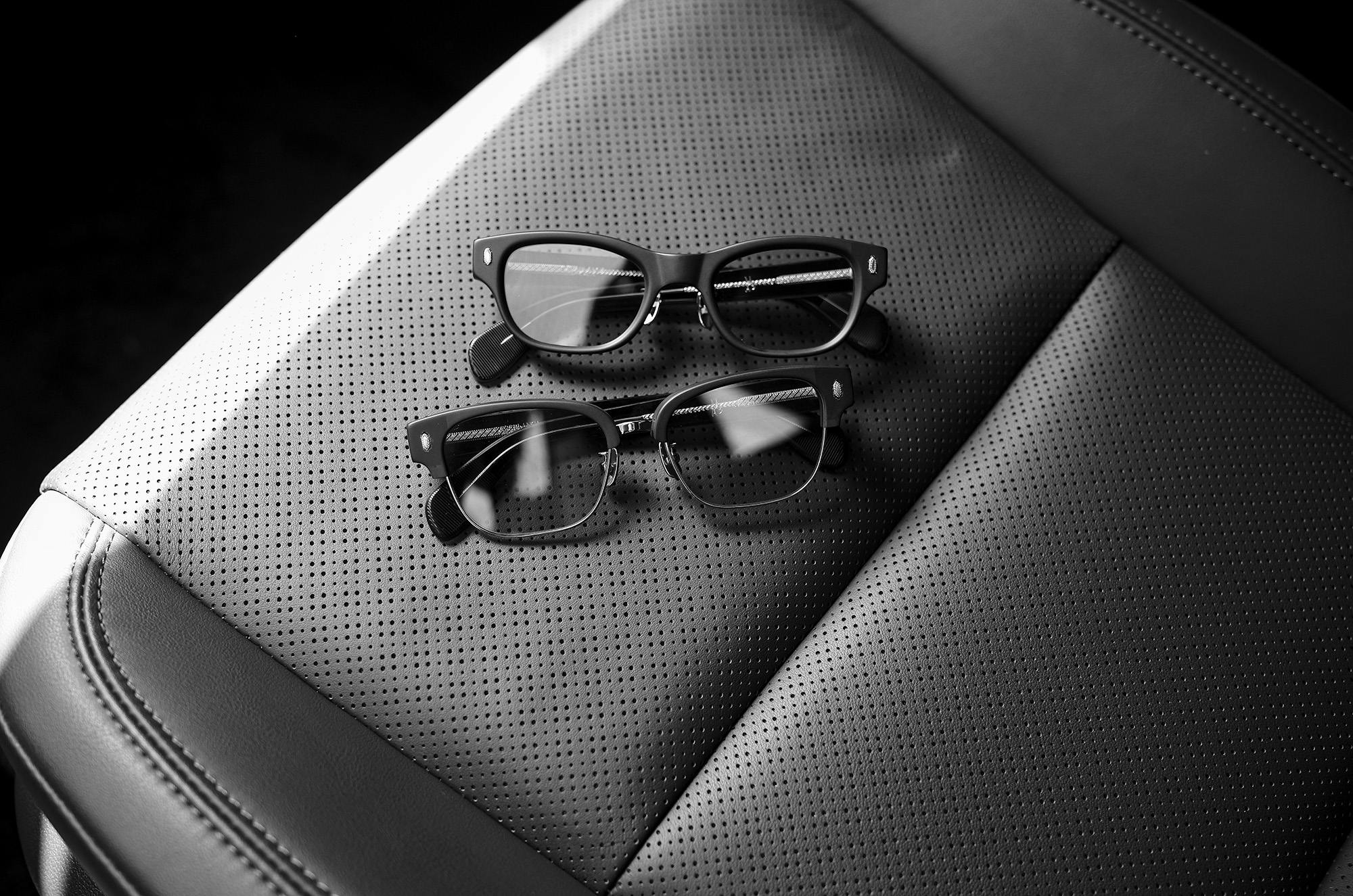黒は、視線の先まで支配する。/ FIXER × CASABLANCA SPECTACLES “CRYPT” & “ROUGH” — JAPAN 日本 愛知 名古屋 Alto e Diritto altoediritto アルトエデリット