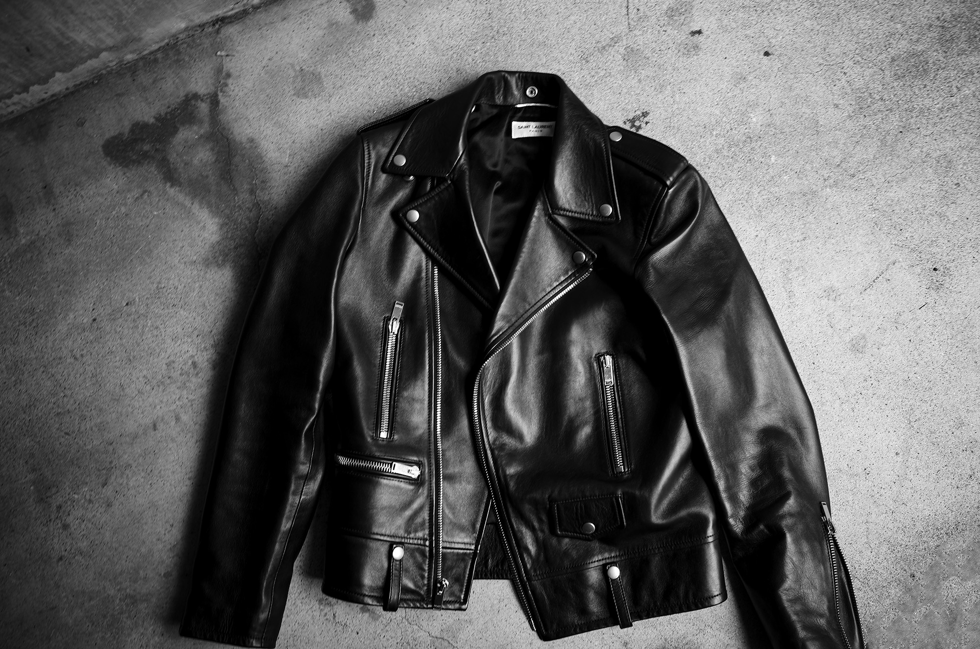 — 黒は、時代を超えて残る。 / SAINT LAURENT “L01” MOTORCYCLE JACKET — JAPAN 日本 愛知 名古屋 Alto e Diritto altoediritto アルトエデリット サンローラン ダブルライダース