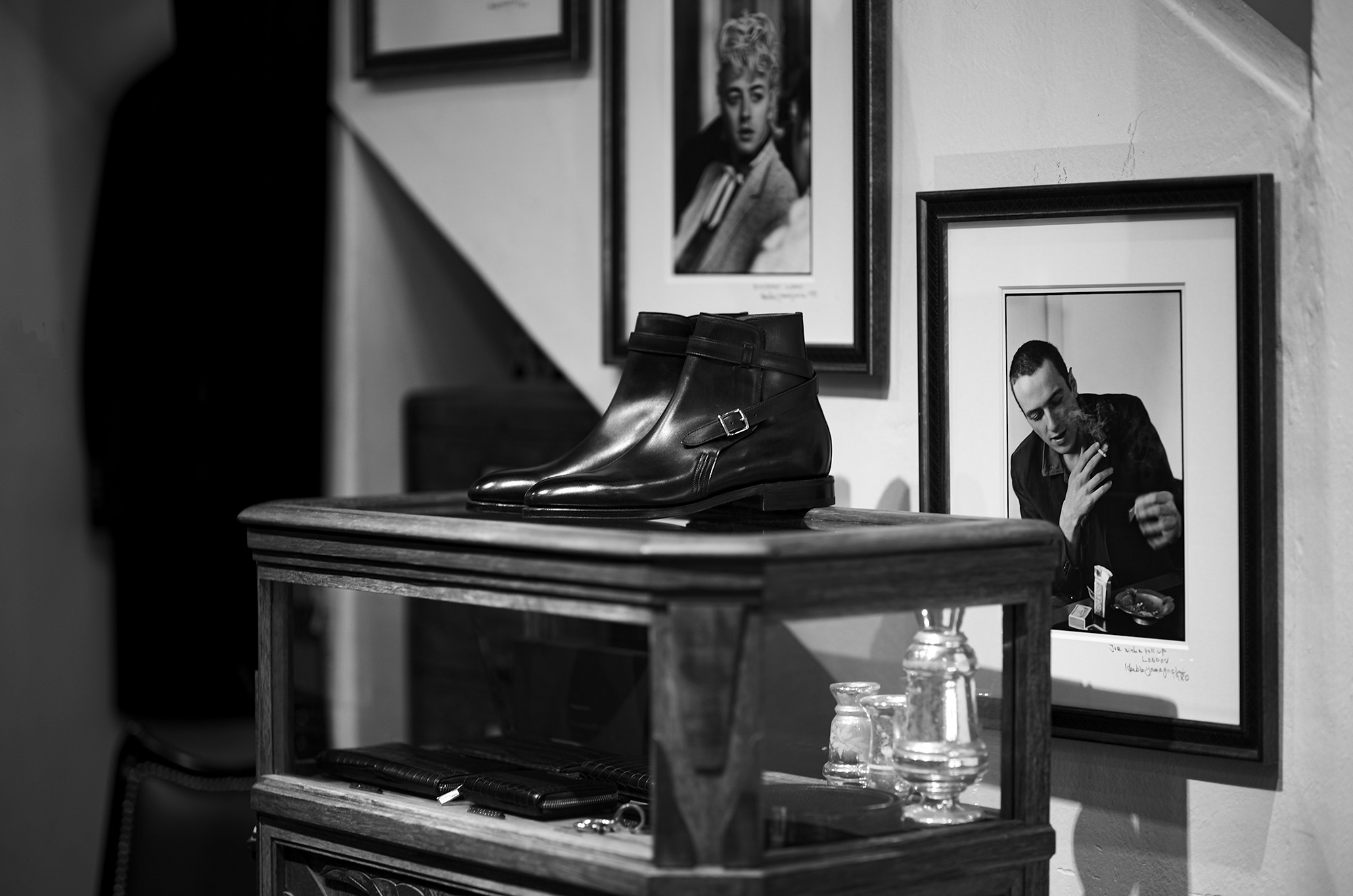 — 極上は、静かに足元へ宿る。 / JOHN LOBB “ABBOT” JODHPUR BOOTS — JAPAN 日本 愛知 名古屋 Alto e Diritto altoediritto アルトエデリット ジョッパーブーツ ジョンロブ