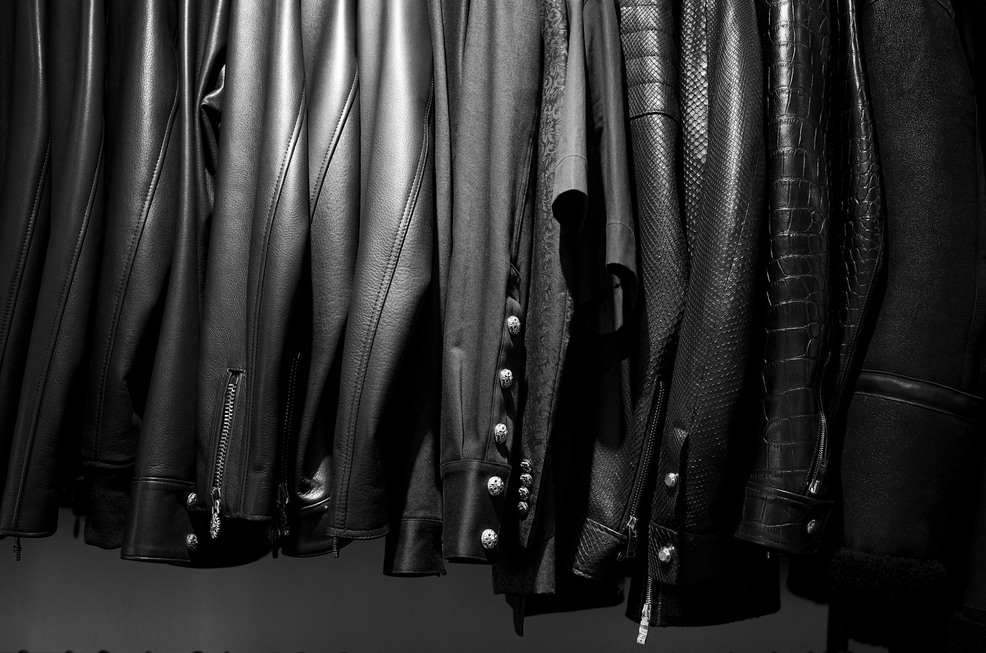 — 革は沈黙で語る。 / Leather Speaks in Silence — JAPAN 日本 愛知 名古屋 Alto e Diritto altoediritto アルトエデリット レザー