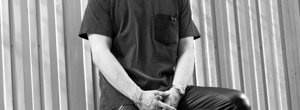 — 削ぎ落とした黒だけが、最後に残る。 / PRISONER ID1904 × BACKLASH DEERSKIN STRETCH PANTS — JAPAN 日本 愛知 名古屋 Alto e Diritto altoediritto アルトエデリット プリズナー スタッズTシャツ バックラッシュ レザーパンツ コーディネート