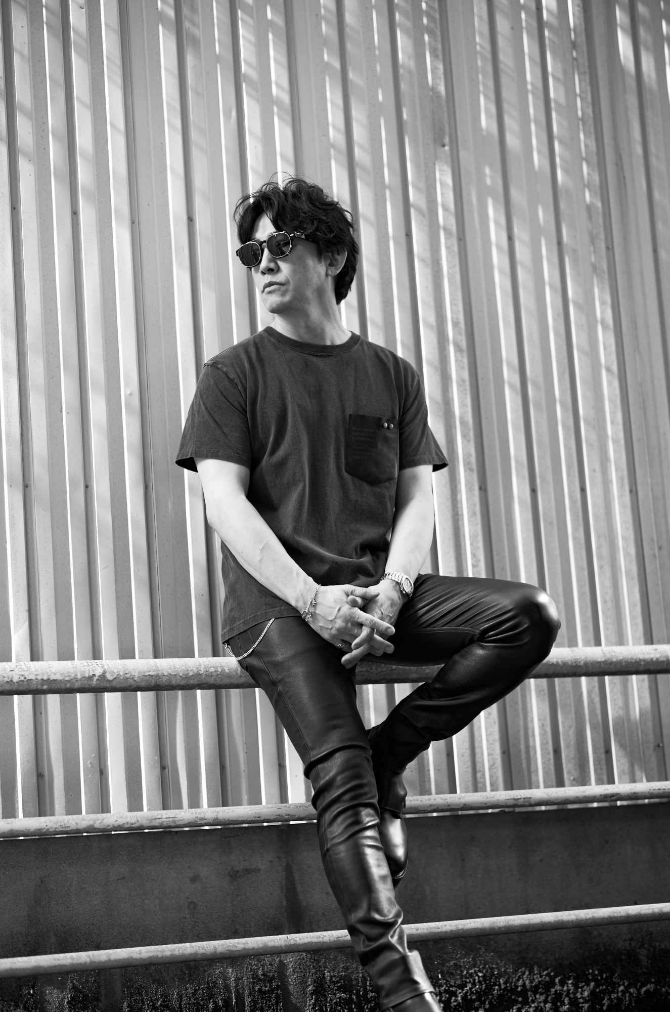 — 削ぎ落とした黒だけが、最後に残る。 / PRISONER ID1904 × BACKLASH DEERSKIN STRETCH PANTS — JAPAN 日本 愛知 名古屋 Alto e Diritto altoediritto アルトエデリット プリズナー スタッズTシャツ バックラッシュ レザーパンツ コーディネート