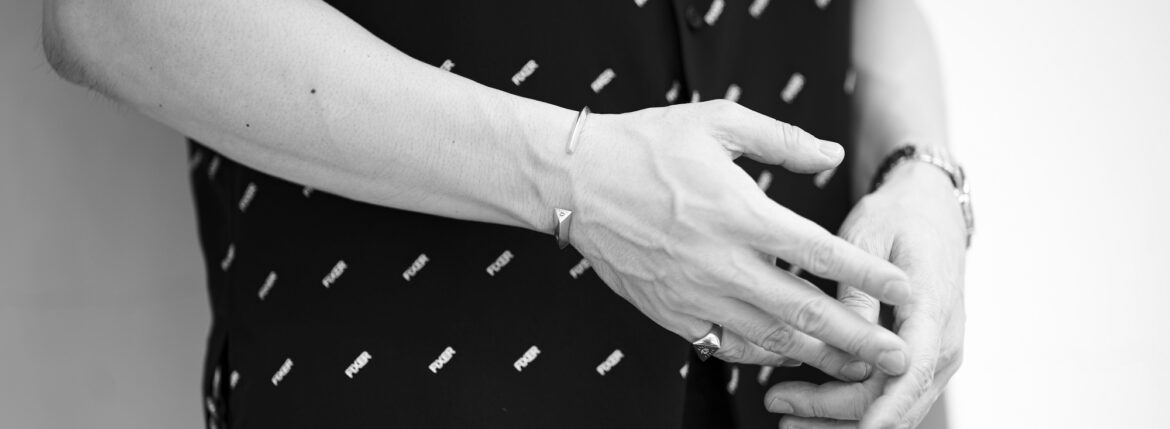 手元に宿る、静かな反骨。 / FIXER ILLUMINATI EYES BANGLE — JAPAN 日本 愛知 名古屋 Alto e Diritto altoediritto アルトエデリット フィクサー イルミナティアイズバングル 925シルバー