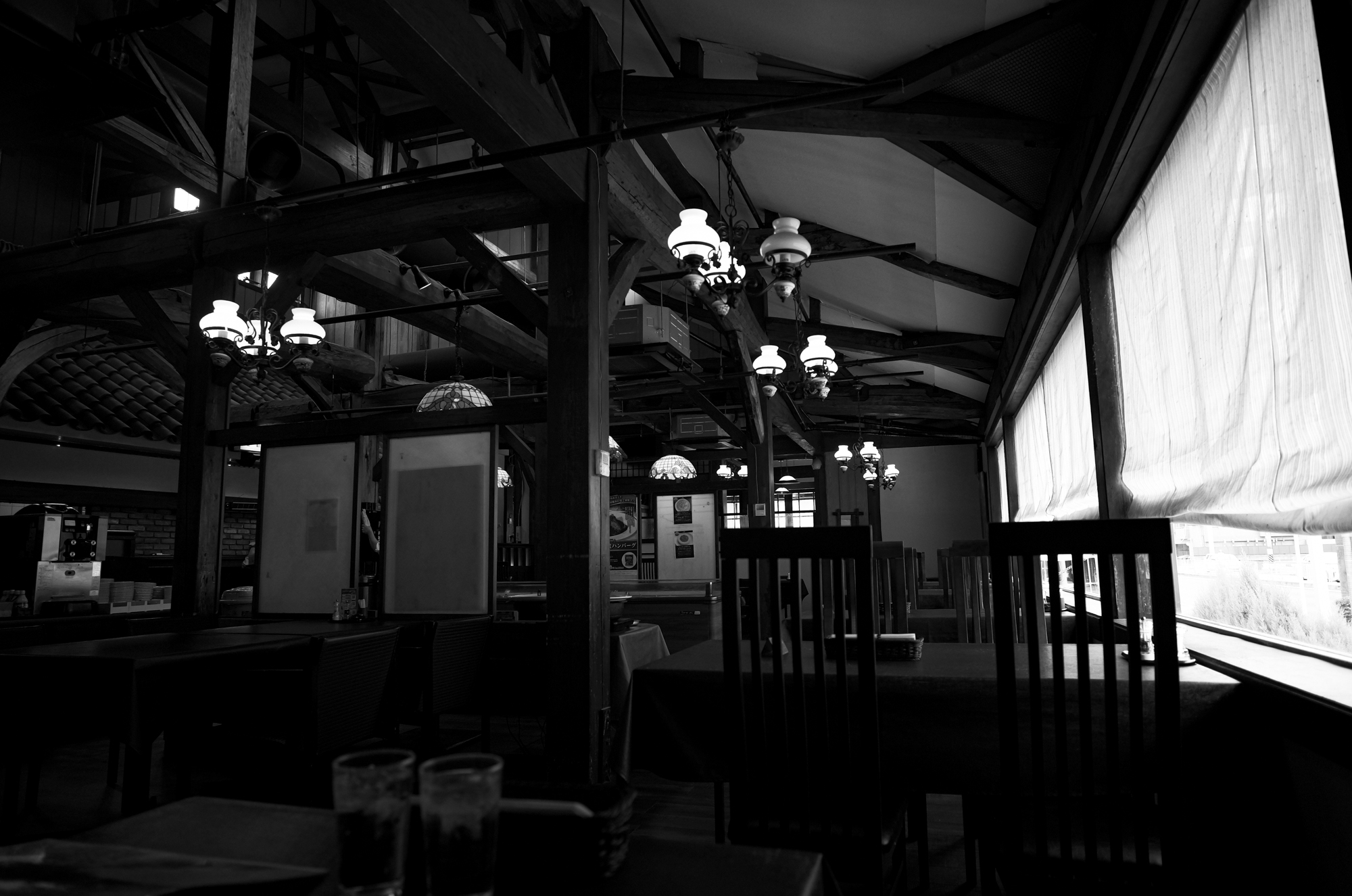 — 黒と木と、あさくまの時間。/ The Quiet Warmth Inside the Black — JAPAN 日本 愛知 名古屋 Alto e Diritto altoediritto アルトエデリット 綴る ハンバーグ