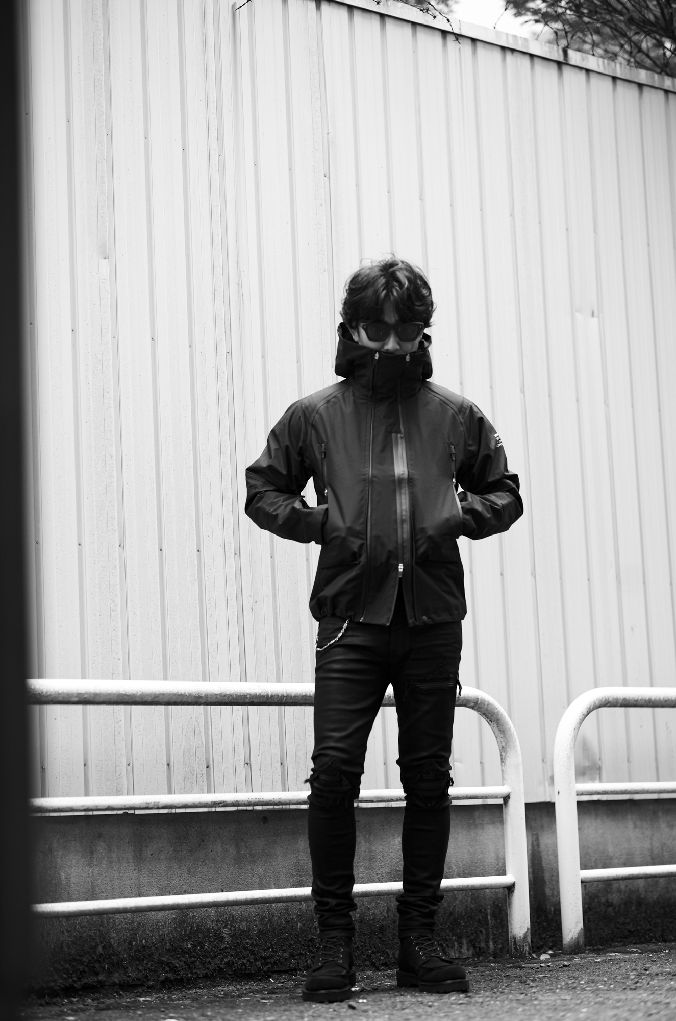 黒には、名前がある。記憶になる。 / ERINNERUNG DIMENSION JACKET — JAPAN 日本 愛知 名古屋 Alto e Diritto altoediritto アルトエデリット ERINNERUNG (エアインネルング) DIMENSION JACKET A01-J19675 3R (ディメンション ジャケット) ウォータープルーフ ハードシェル ジャケット BLACK (ブラック) 愛知 名古屋 Alto e Diritto altoediritto アルトエデリット