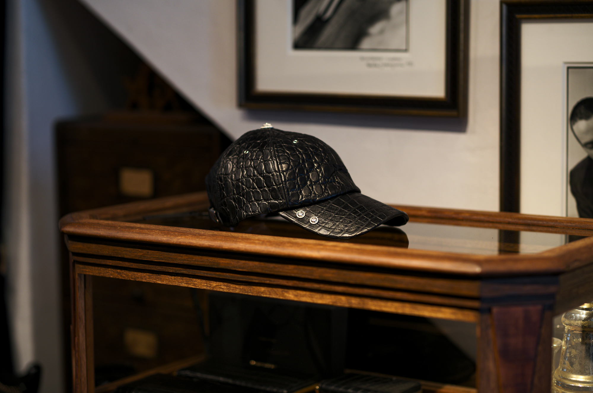 贅沢ではない。覚悟として被る。 / THE LINE CROCODILE CAP — ISAMUKATAYAMA BACKLASH イサムカタヤマバックラッシュ ザライン クロコダイル キャップ JAPAN 日本 愛知 名古屋 Alto e Diritto altoediritto アルトエデリット
