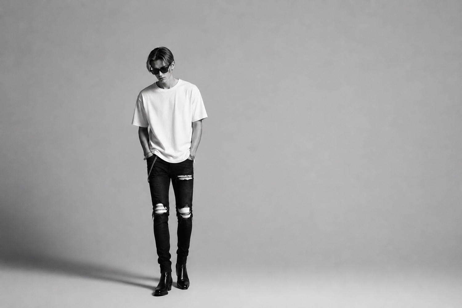 — 白は、黒を際立たせる。 / AMIRI ULTRASUEDE MX1 JEAN — JAPAN 日本 愛知 名古屋 Alto e Diritto altoediritto アルトエデリット