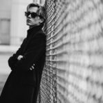 — Alto e Diritto × Sartoria Curvarti / Wrapped in Black. 黒を纏う、その先へ。 — アルトエデリット サルトリアクルヴァルティ ロロピアーナ ブラック シングル チェスターコート BESPOKE