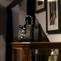 — AVANTARE “Arezzo” — A LITTLE NOISE IN BLACK. — 黒に、ひとつのノイズを。—のイメージ