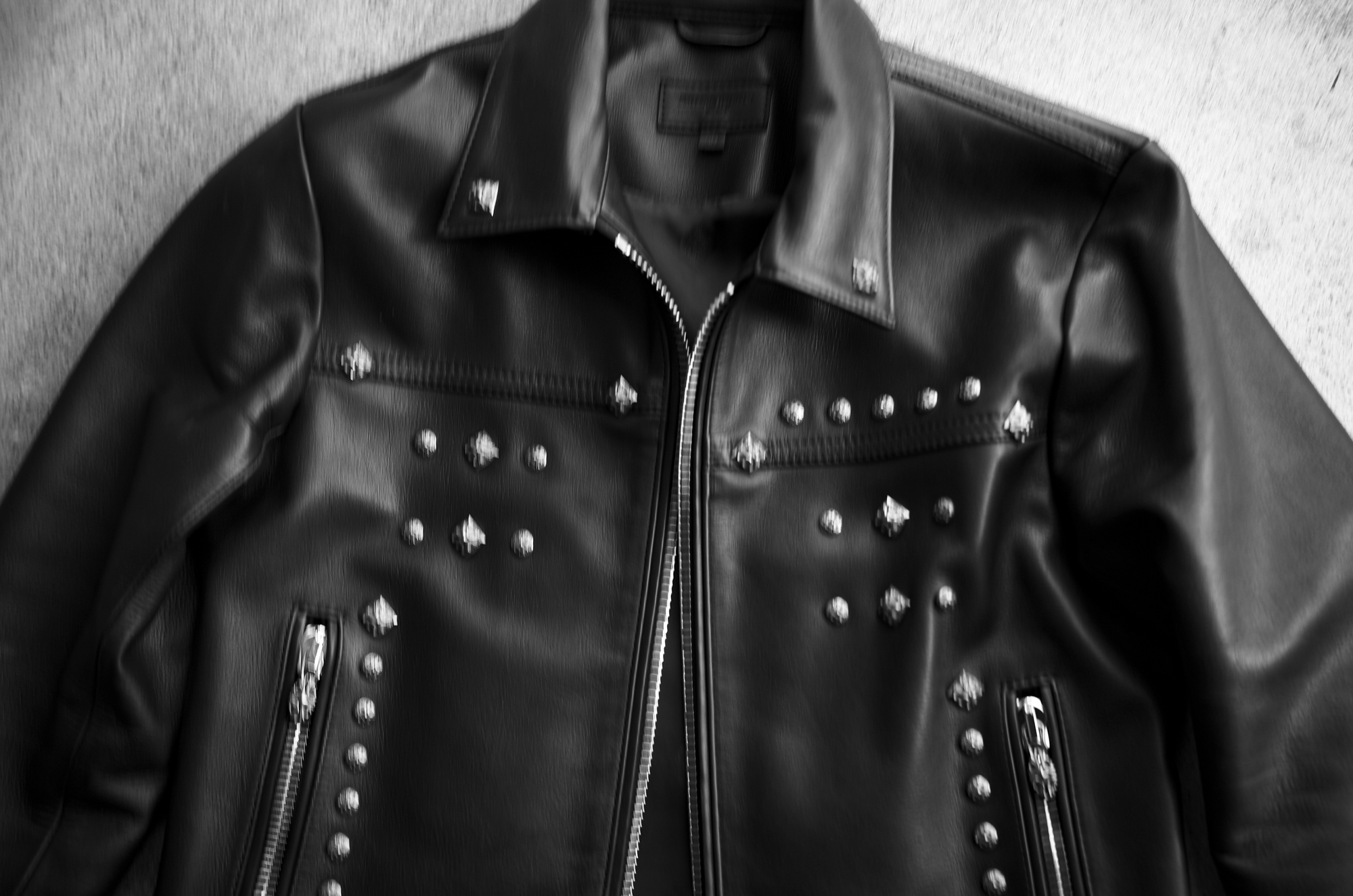 Balvenie Wilhelm (バルヴェニー ヴィルヘルム) No.17 Studs Custom SINGLE RIDERS 925 SILVER (ナンバーセブンティーン スタッズカスタム シングルライダース 925シルバー) COW LEATHER (カウレザー) レザージャケット シングルライダース ジャケット BLACK (ブラック) Made In England (イギリス製) JAPAN 日本 バルヴェニー ヴィルヘルム ナンバーセブンティーン シングルライダース 925シルバー カウレザー レザージャケット シングルライダース ジャケット ブラック Made In England イギリス製 愛知 名古屋 Alto e Diritto altoediritto アルトエデリット スタッズカスタム