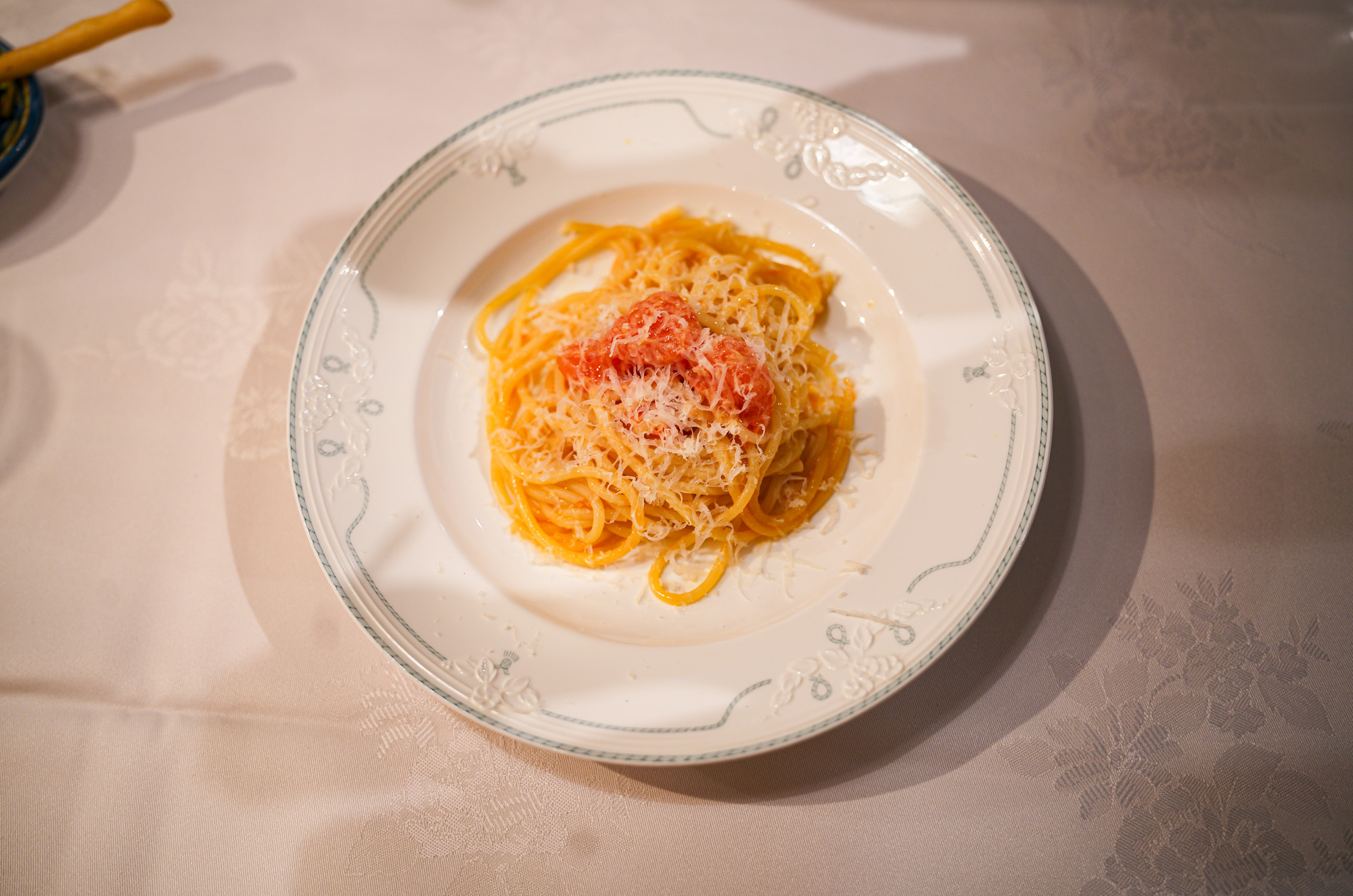 — Vineria Cassini — DELICIOUS MADNESS. — 美味なる狂気。— Vineria Cassini JAPAN 日本 ヴィネリア カッシーニ 2022年3月09日 東別院 イタリアン 愛知県名古屋市中区伊勢山1-9-13 伊勢山ハイツ1F #1F Iseyamahaitsu, 1-9-13 Iseyama Naka-ku, Nagoya-shi, Aichi-ken 460-0026, Japan イタリアを旅するような気分で楽しむ郷土料理と様々なワイン "Vineria(ヴィネリア)とは、イタリア語でVino(ワイン)+Osteria(食堂)を足した造語です。 イタリアの郷土料理とその土地で造られた様々なワインをイタリアを旅するような気分でお楽しみいただけます。 「イタリア現地の味」を目指した素材を生かすストレートかつ伝統的なイタリア料理をアラカルトもしくはコースでお楽しみください。 約200種類のイタリアワインの中から、ソムリエがベストなワインを選びます。お料理やお好みに合わせたグラスワインやワインコースもご用意しております。